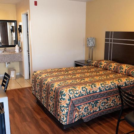 Colonial Inn Hammond Bagian luar foto
