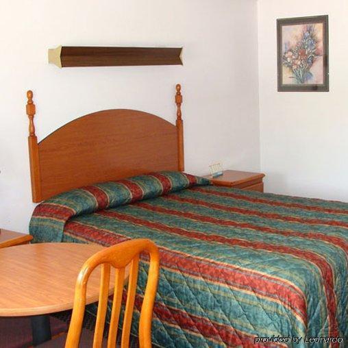 Colonial Inn Hammond Ruang foto