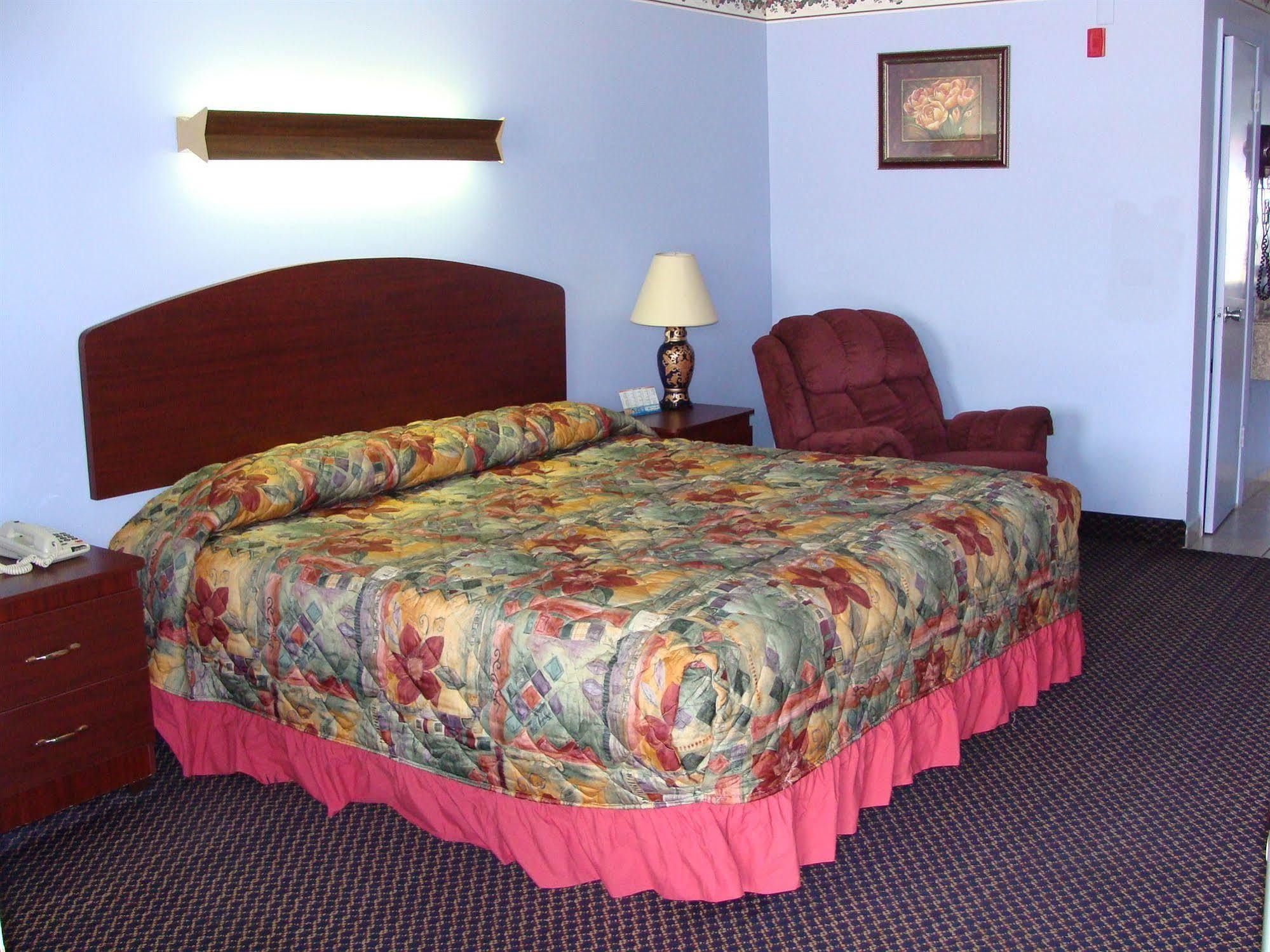 Colonial Inn Hammond Bagian luar foto